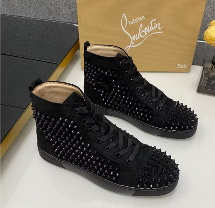 Christian Louboutin Picos Alto Negro